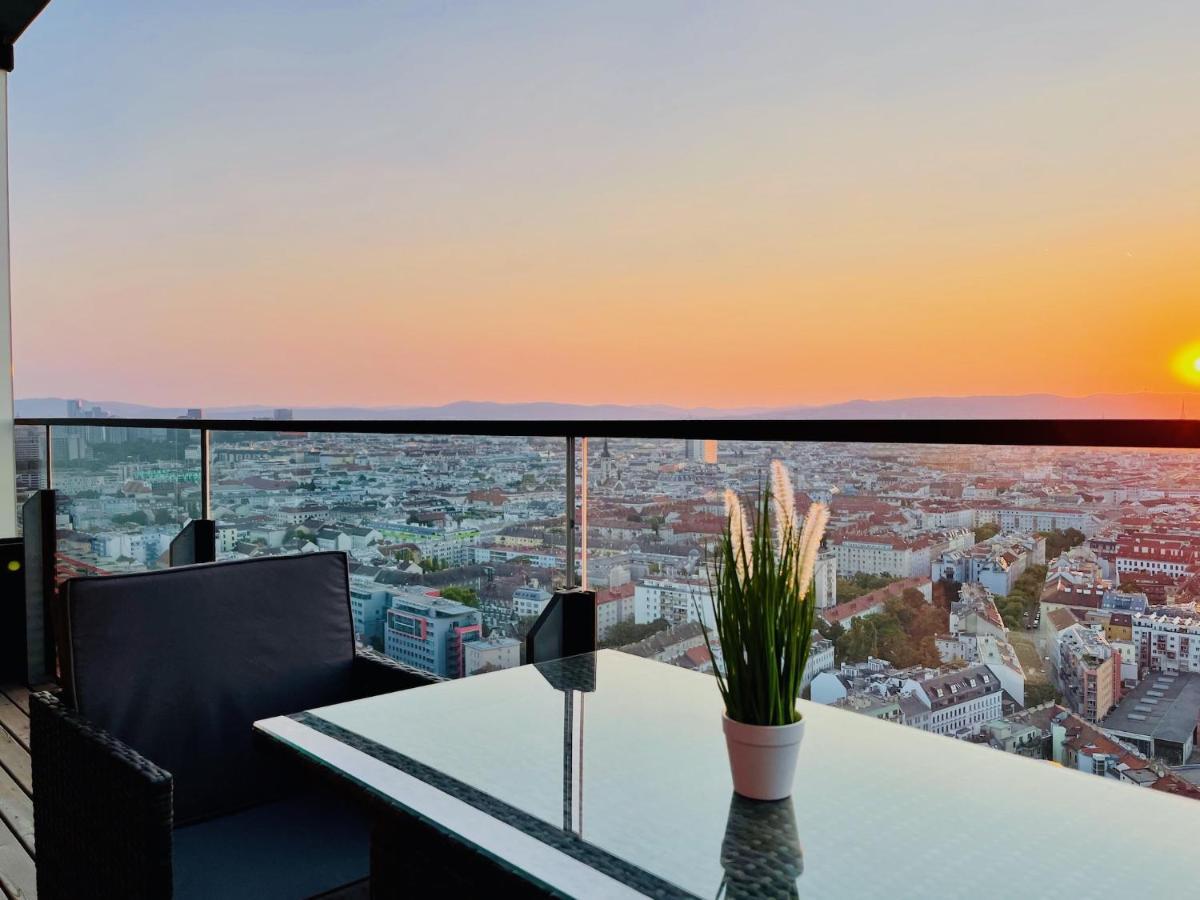 Triiiple Level 31 - Sonnenwohnen Apartment Mit Fantastischem Ausblick Und Parkplatz Viena Exterior foto